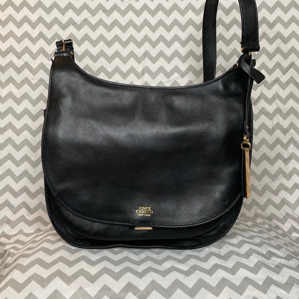 Small Elyza' Crossbody Bag
VINCE CAMUTO